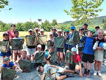 Die Volksschule Karlstetten bei der Sternwanderung.